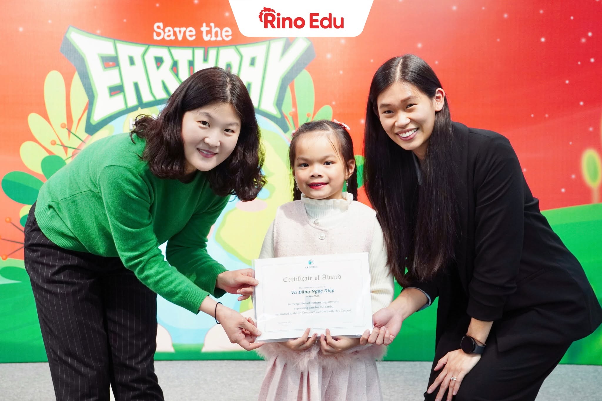 Trao giải cuộc thi vẽ tranh toàn hệ thống Rino Edu x Creverse 2025.