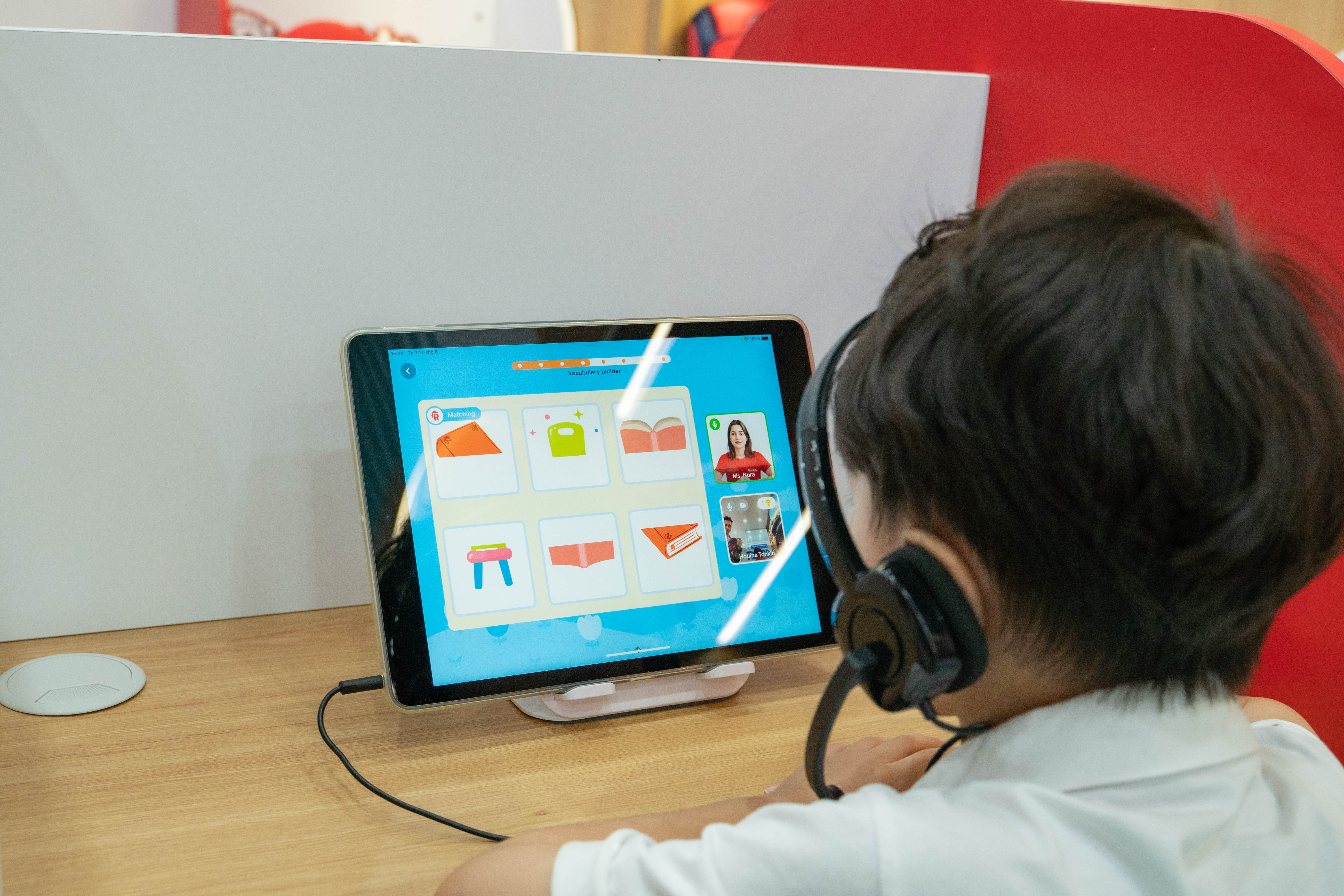 AI không dạy thay giáo viên mà giúp trẻ luyện tập nhiều hơn